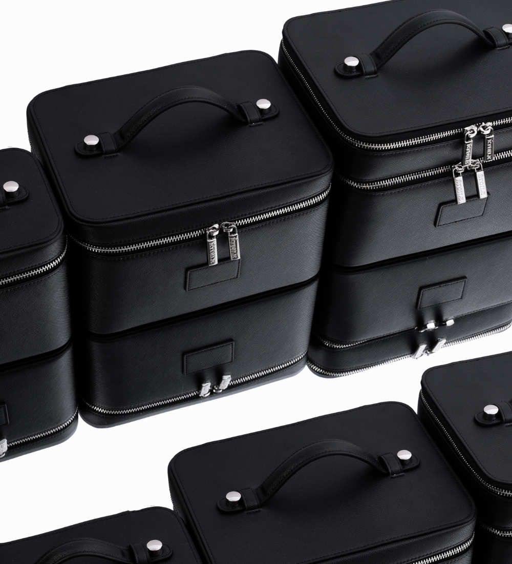 #color_black_silver_hardware